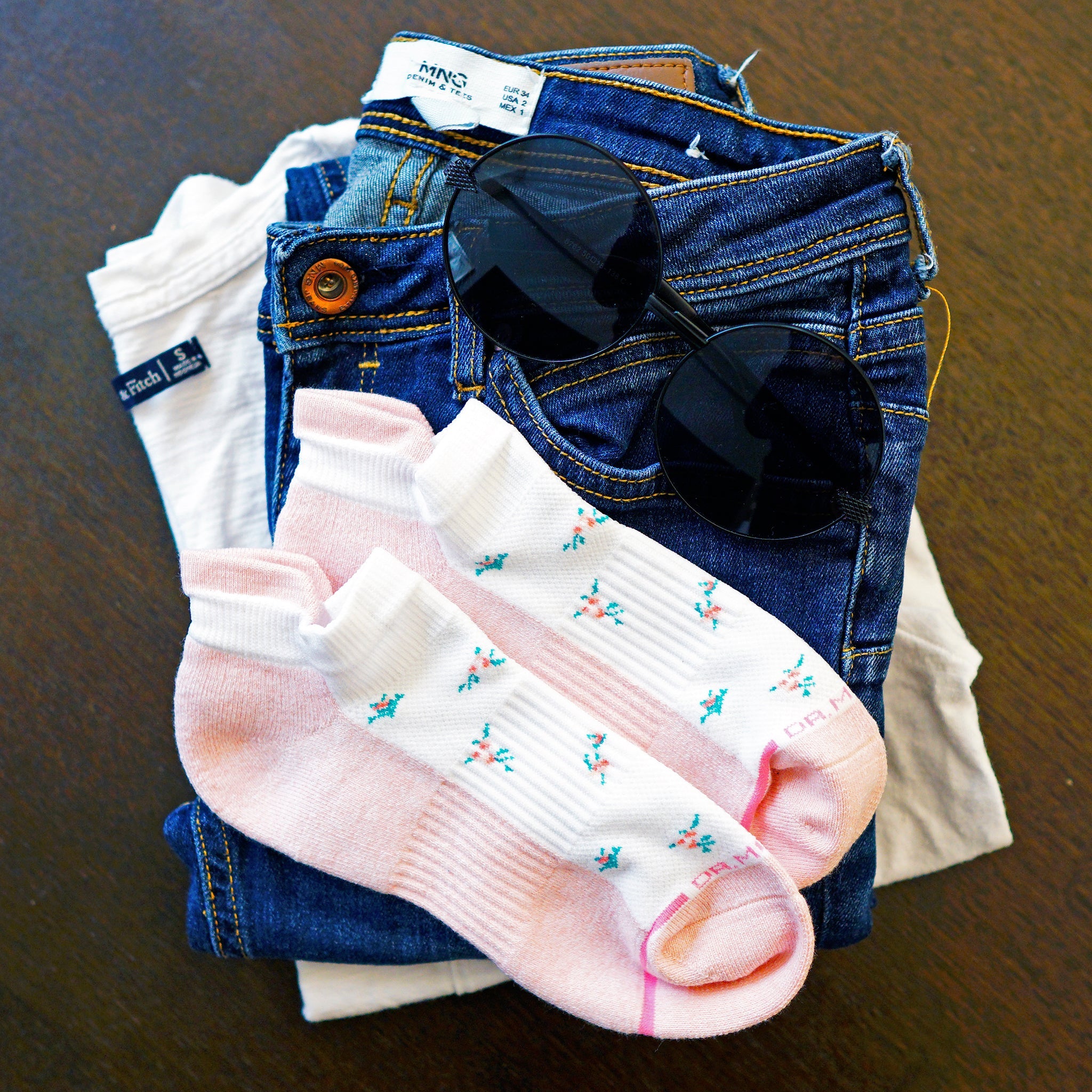 How Compression Socks Can Keep Your Feet From Being Sore on Vacation?