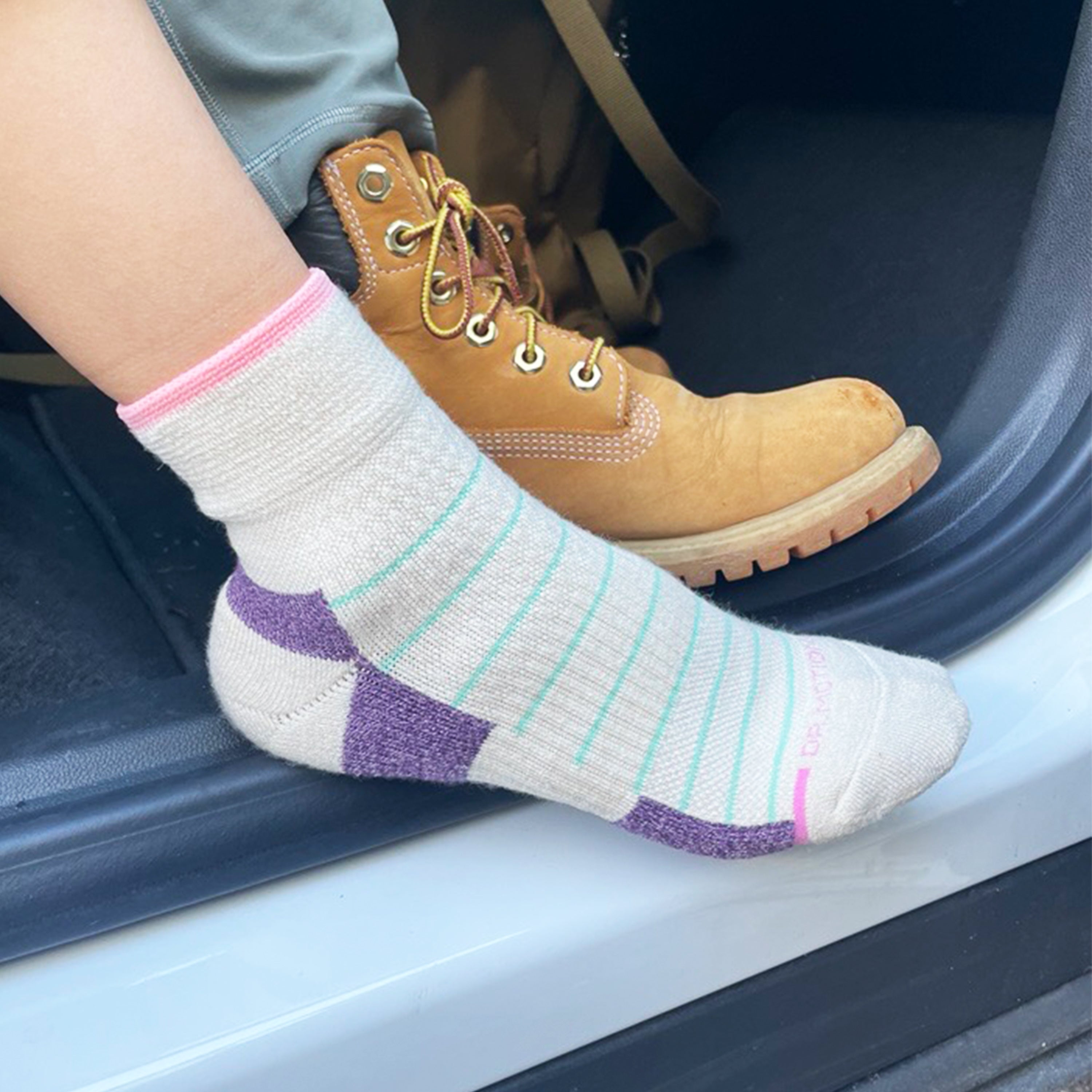 Simple Stripe | Compression Outdoor Medium Weight Quarter For Women
