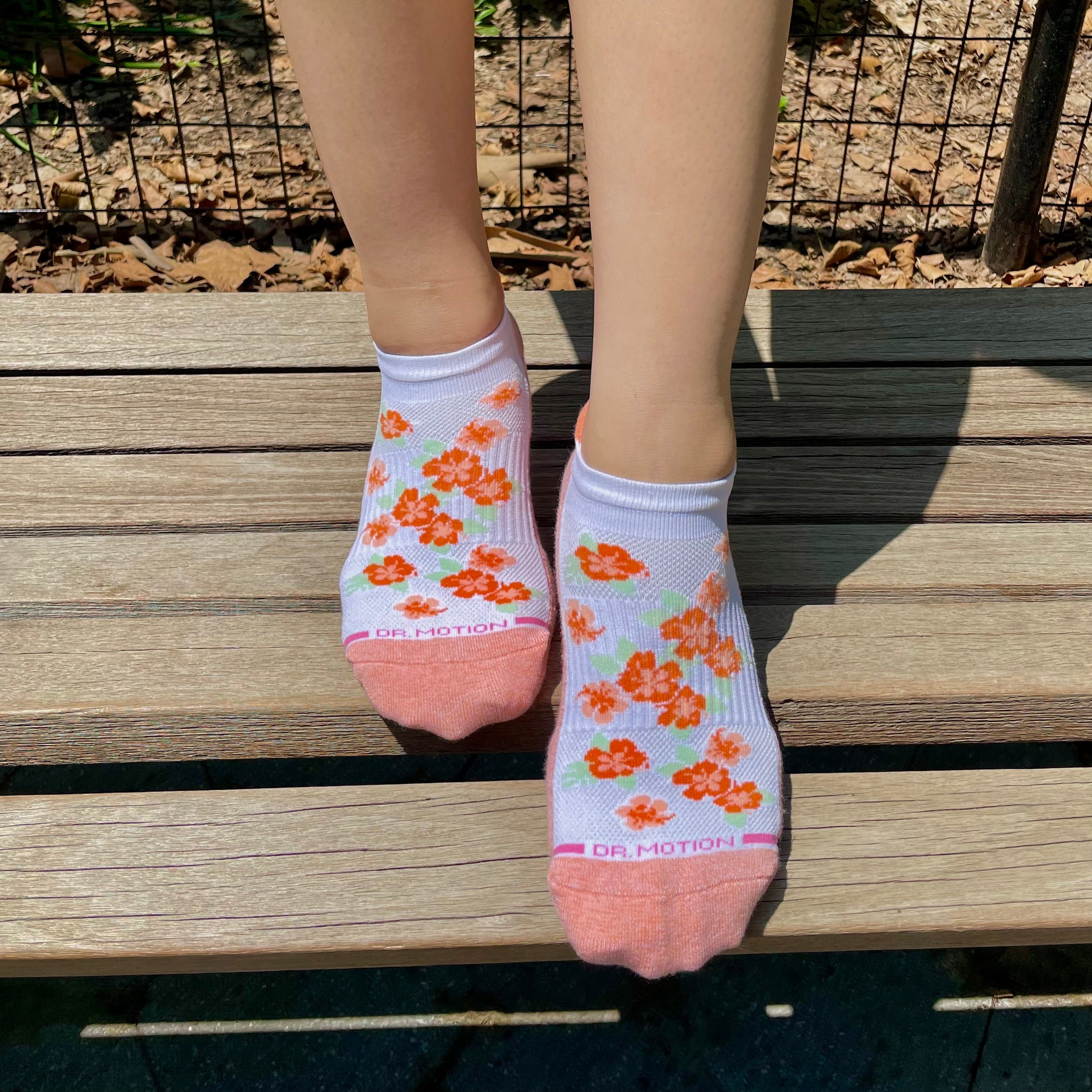 Hibiscus & Palm | Ankle Compression Socks For Women