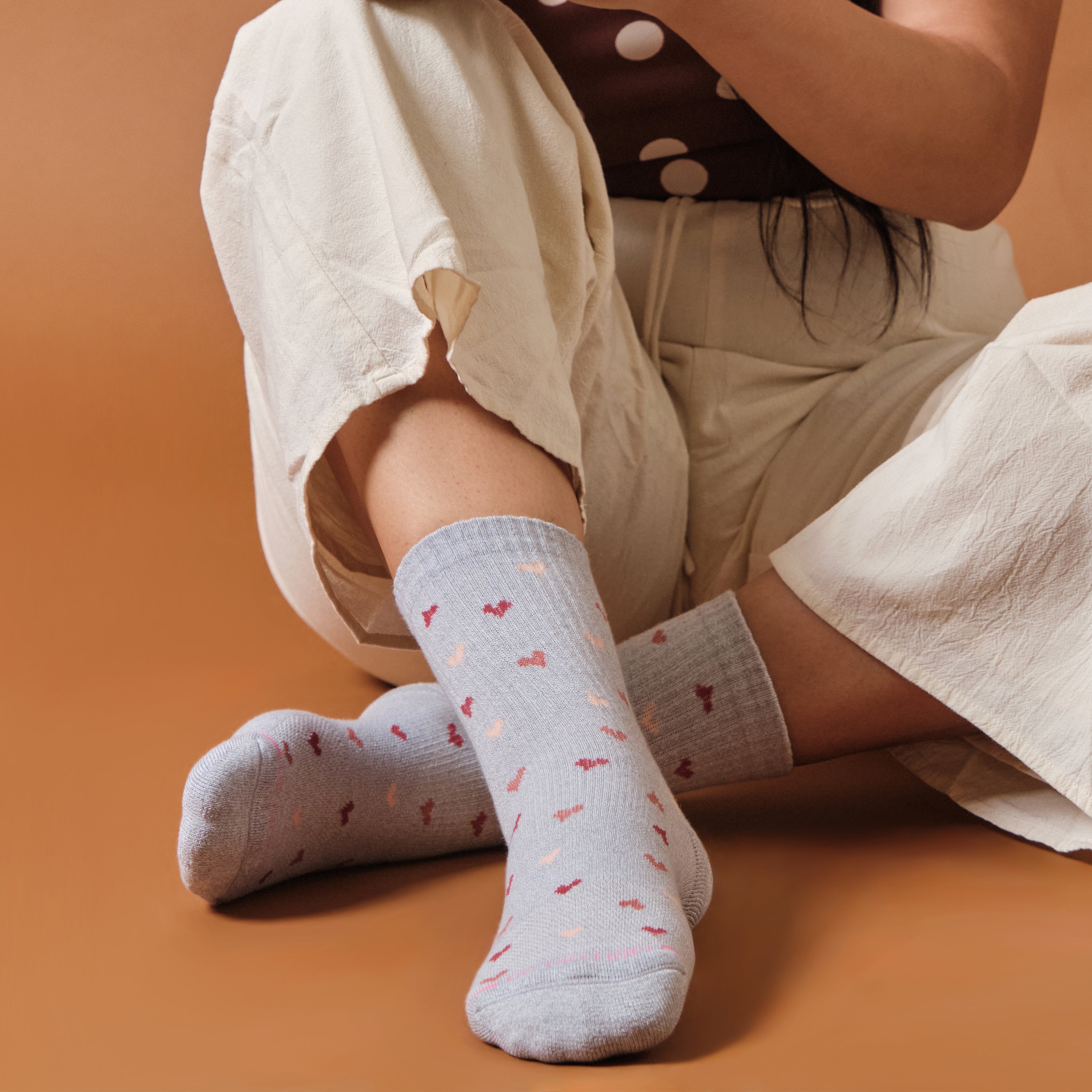 Mini Hearts Ribbed | Mid-Crew Compression Socks For Women