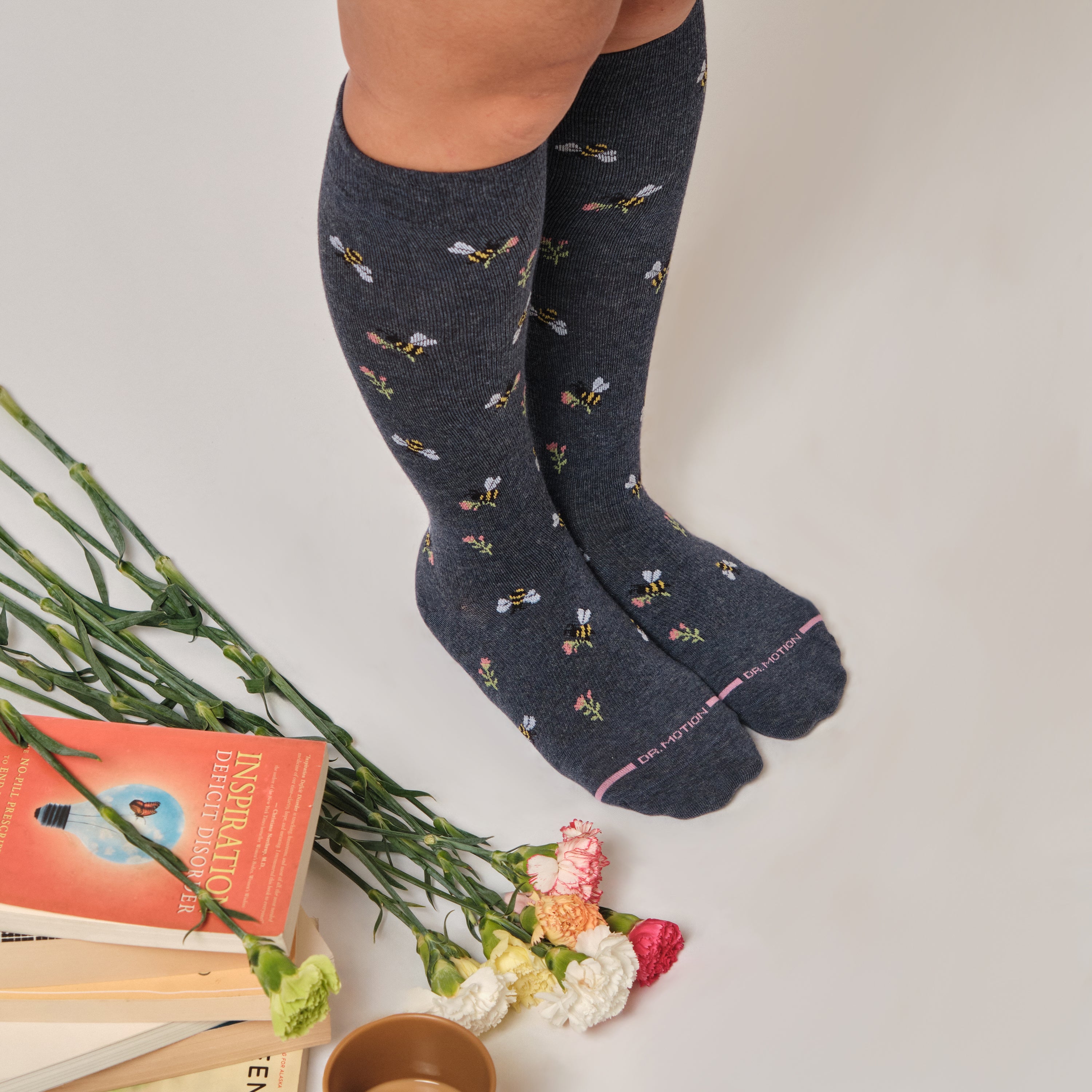 Bees With Flowers | Knee-High Moderate Compressoion Socks For Women