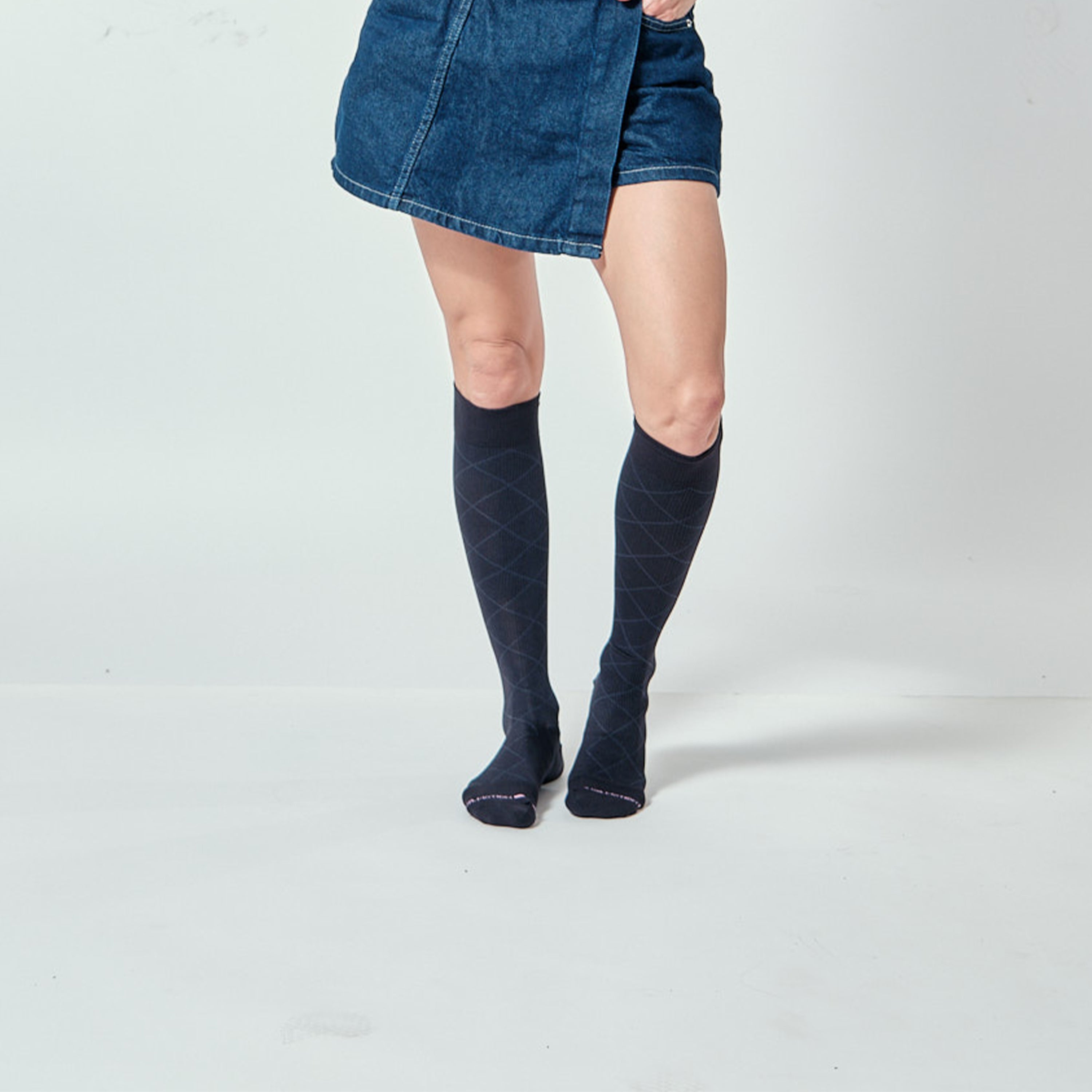 Diamond Pattern | Knee-High Compression Socks For Women