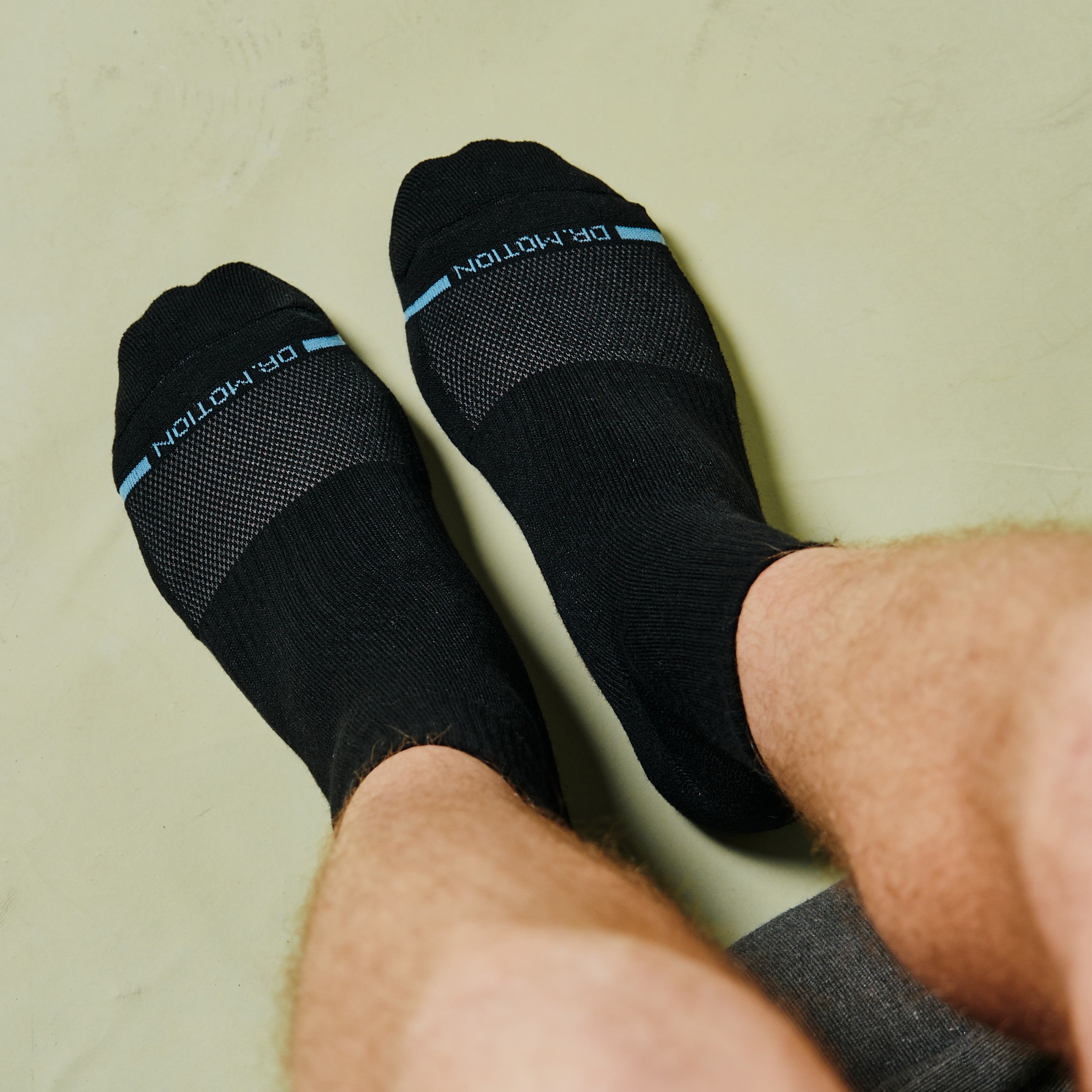 Back Stripes Ribbed Cuff | Quarter Compression Socks For Men