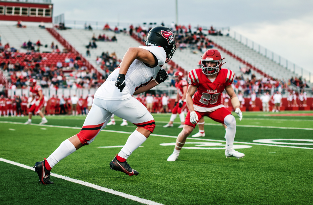 Help Football How Compression Socks Help Football Athletes | Blog Post | Dr. Motion