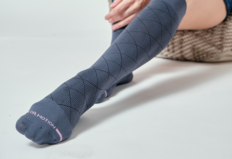 Compression Socks for Water Retention: Do They Help Reduce Swelling?
