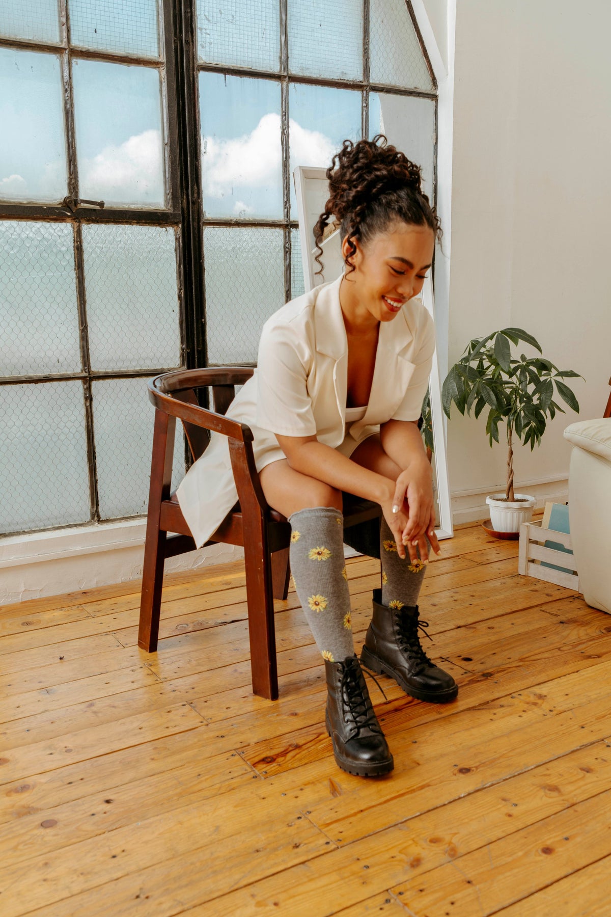 Sunflowers - Knee-High lifestyle photo