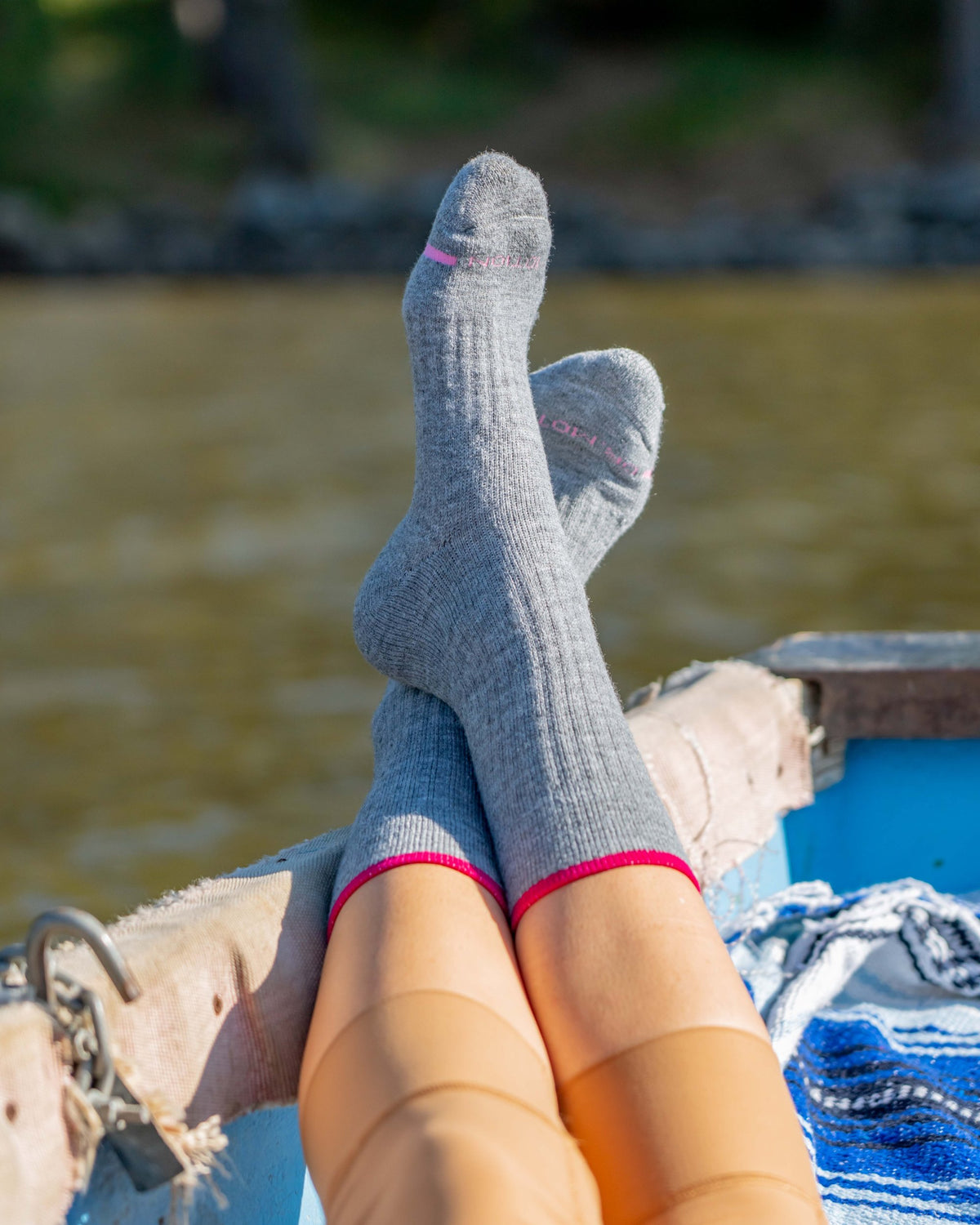 Solid Medium Weight - Crew · Outdoor (Women) lifestyle photo