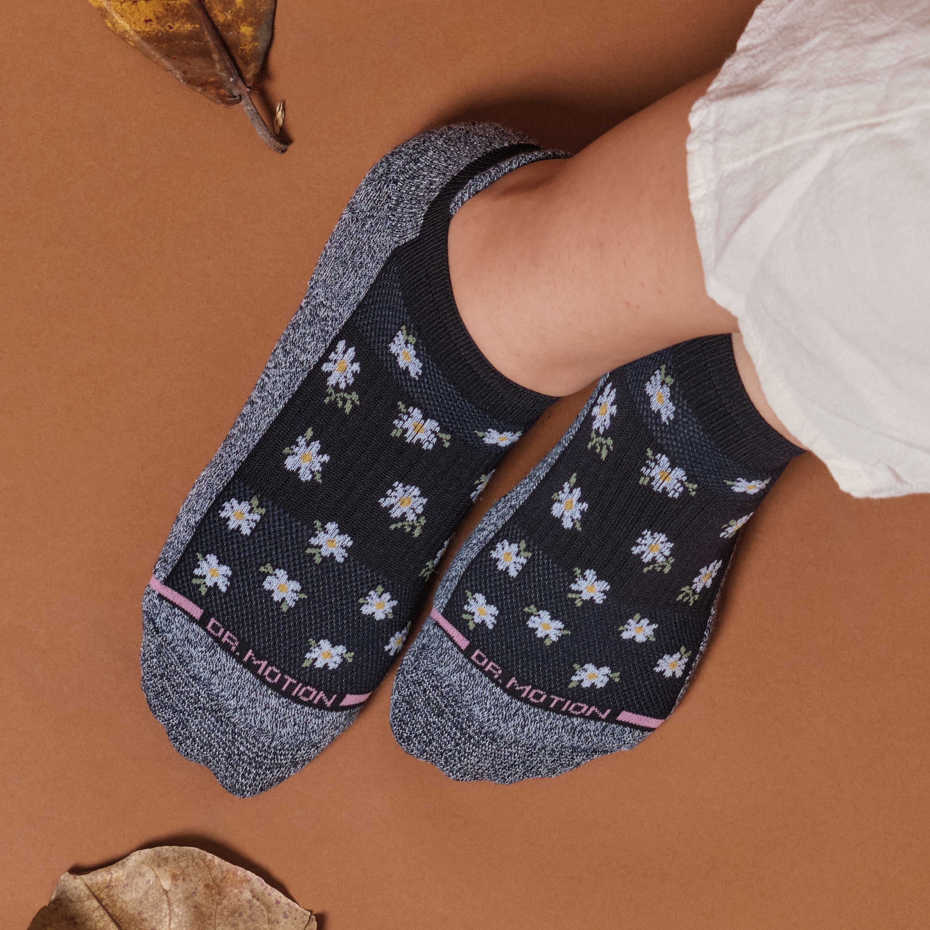 All Over Daisy | Ankle Compression Socks For Women
