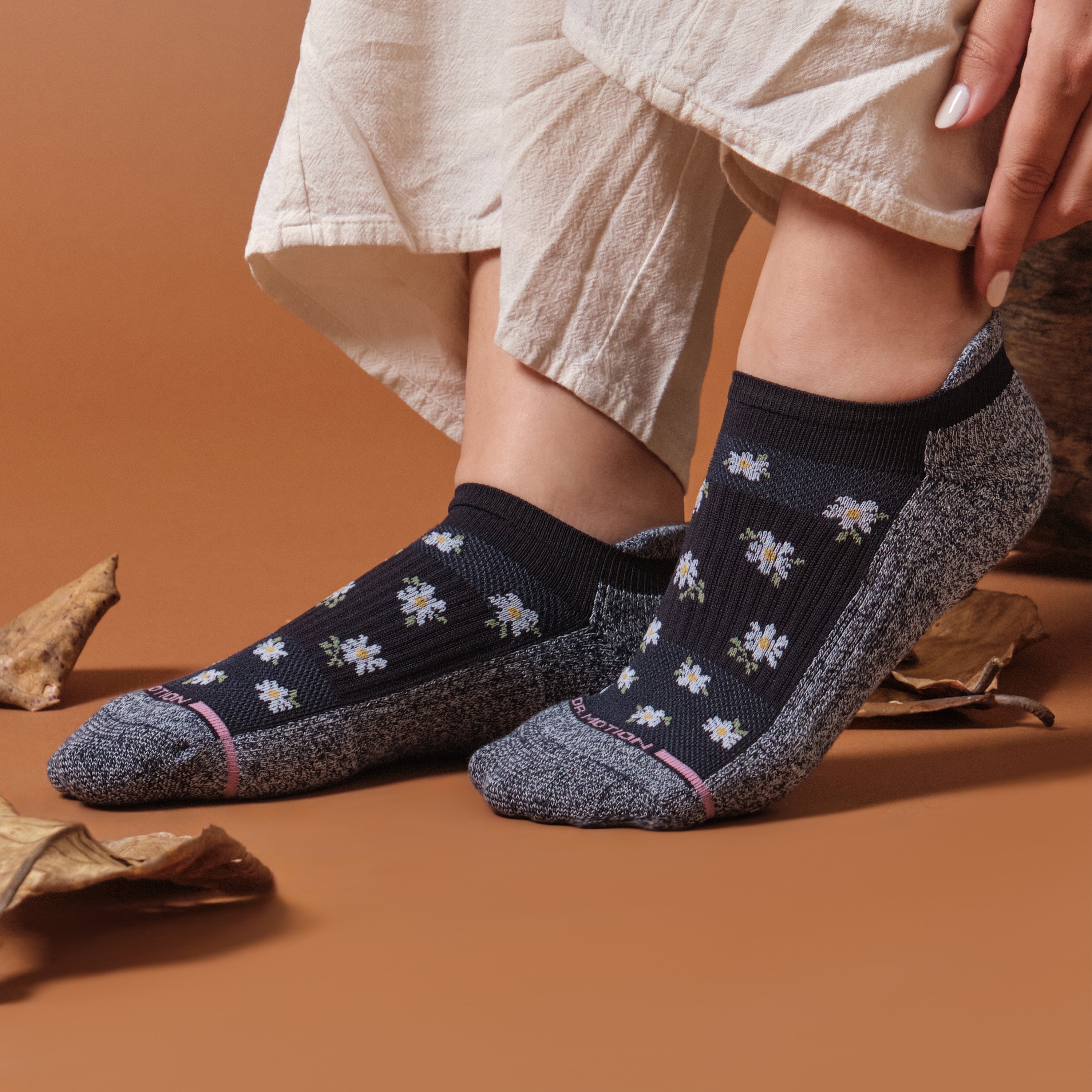 All Over Daisy | Ankle Compression Socks For Women