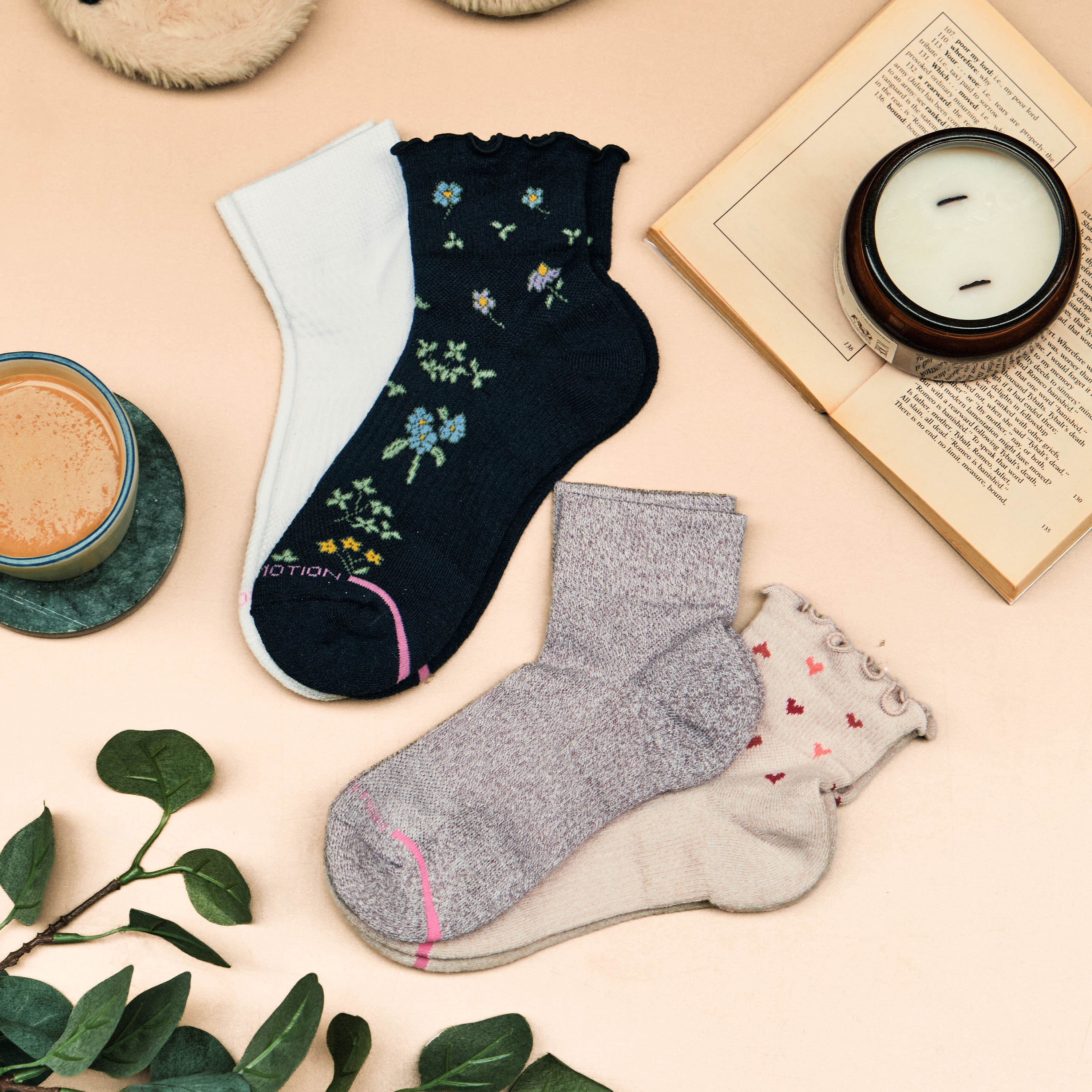 All Over Hearts Lettuce Edge | Quarter Compression Socks For Women