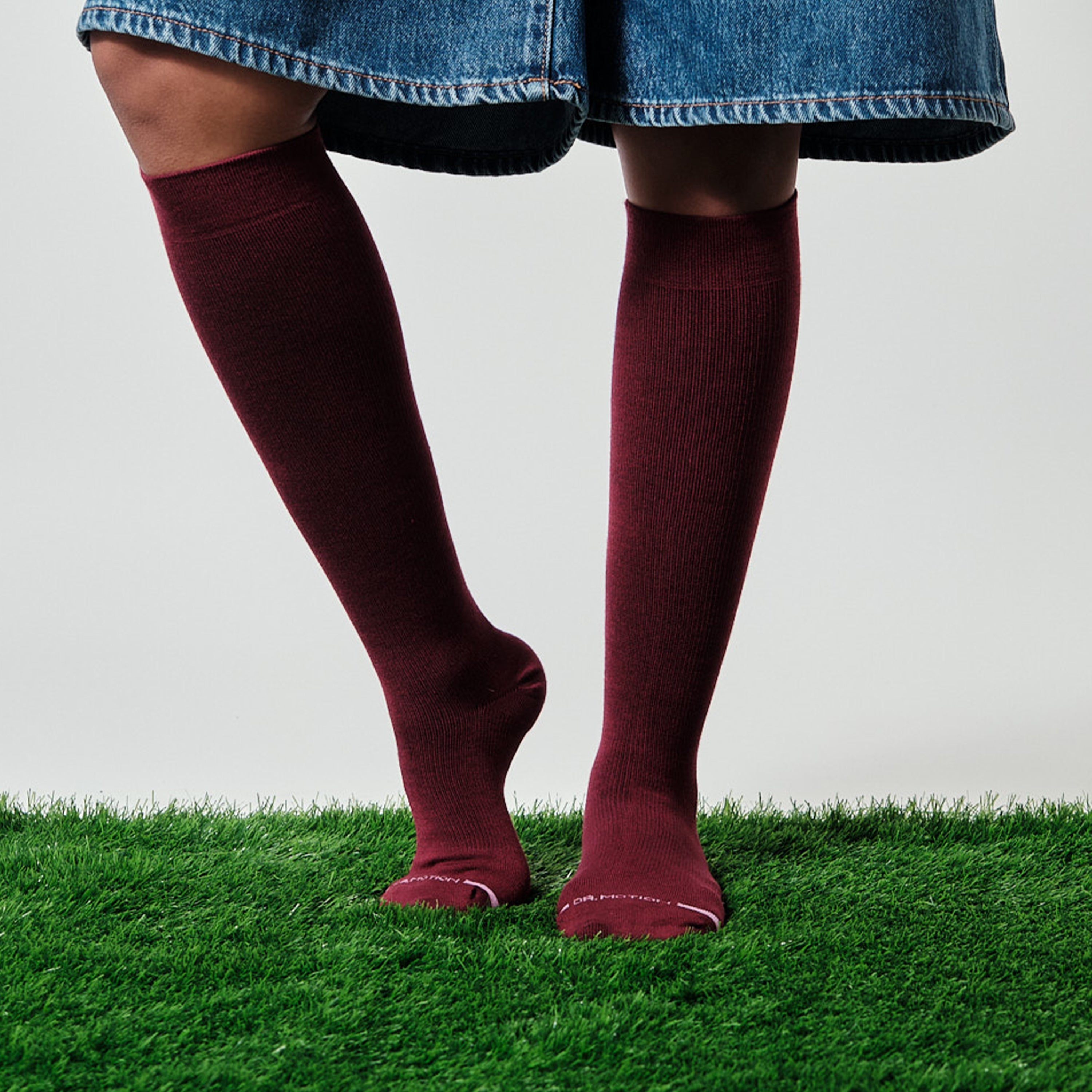 Basic Solid Bamboo | Knee-High Compression Socks For Women