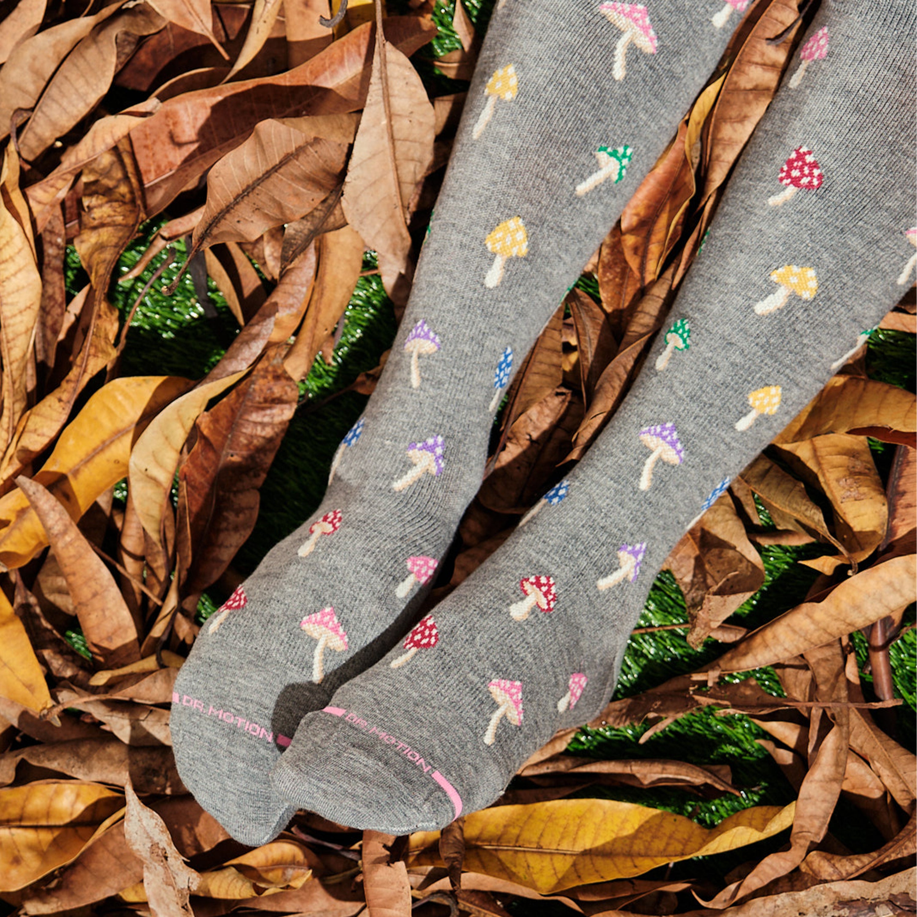 Colorful Shrooms | Knee-High Compression Socks For Women