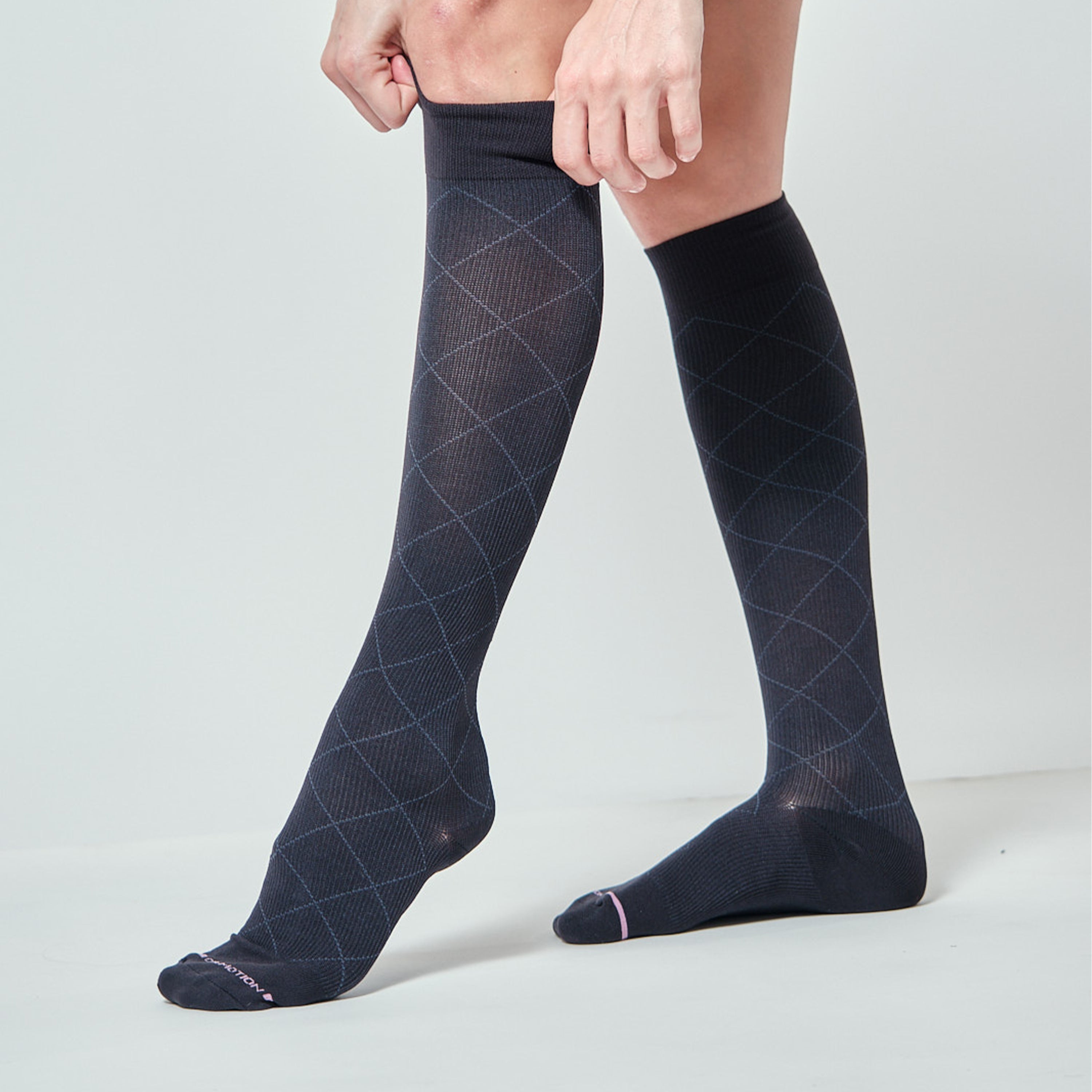 Diamond Pattern | Knee-High Compression Socks For Women