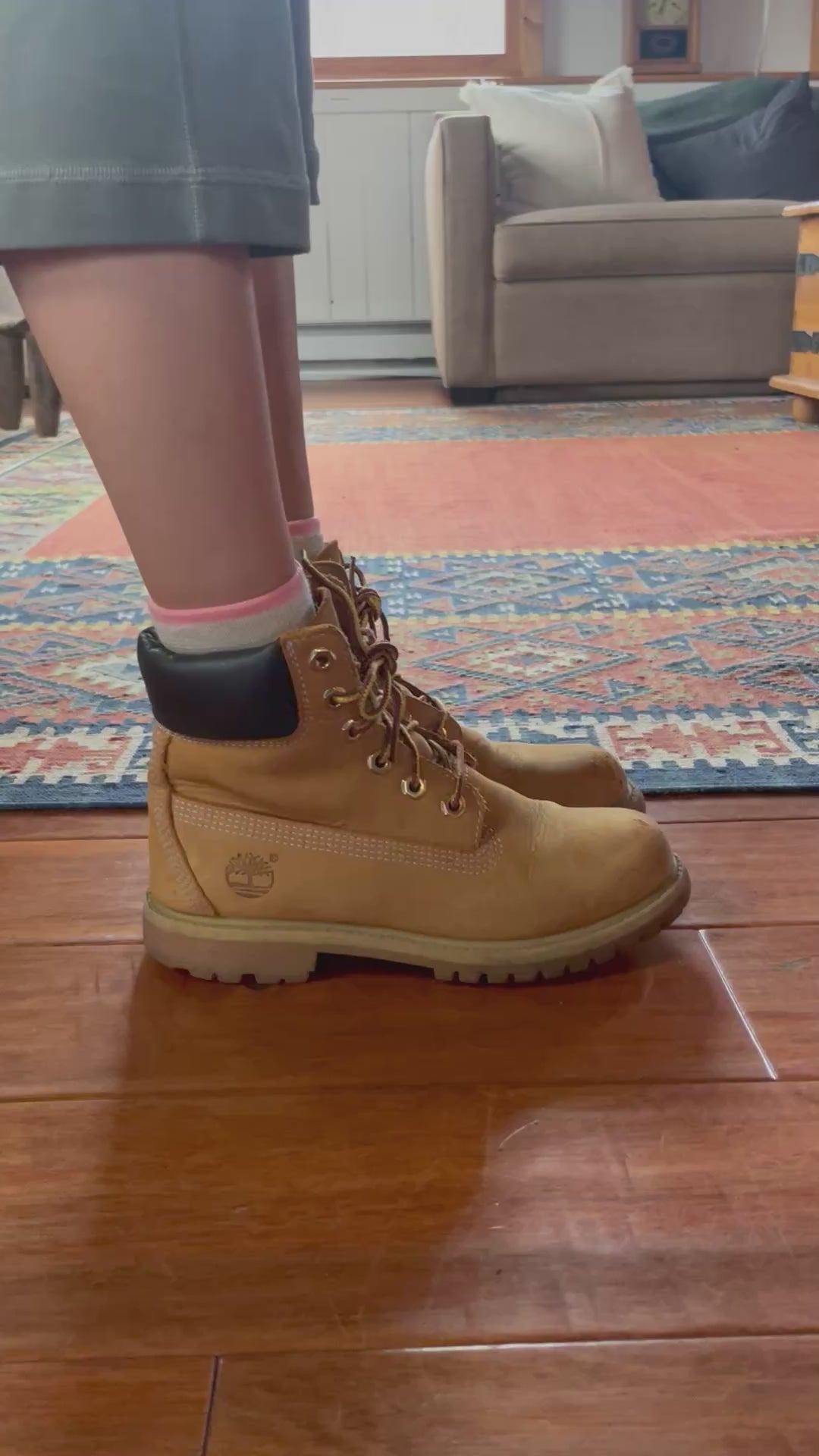 Outdoor compression quarter socks — how-to video