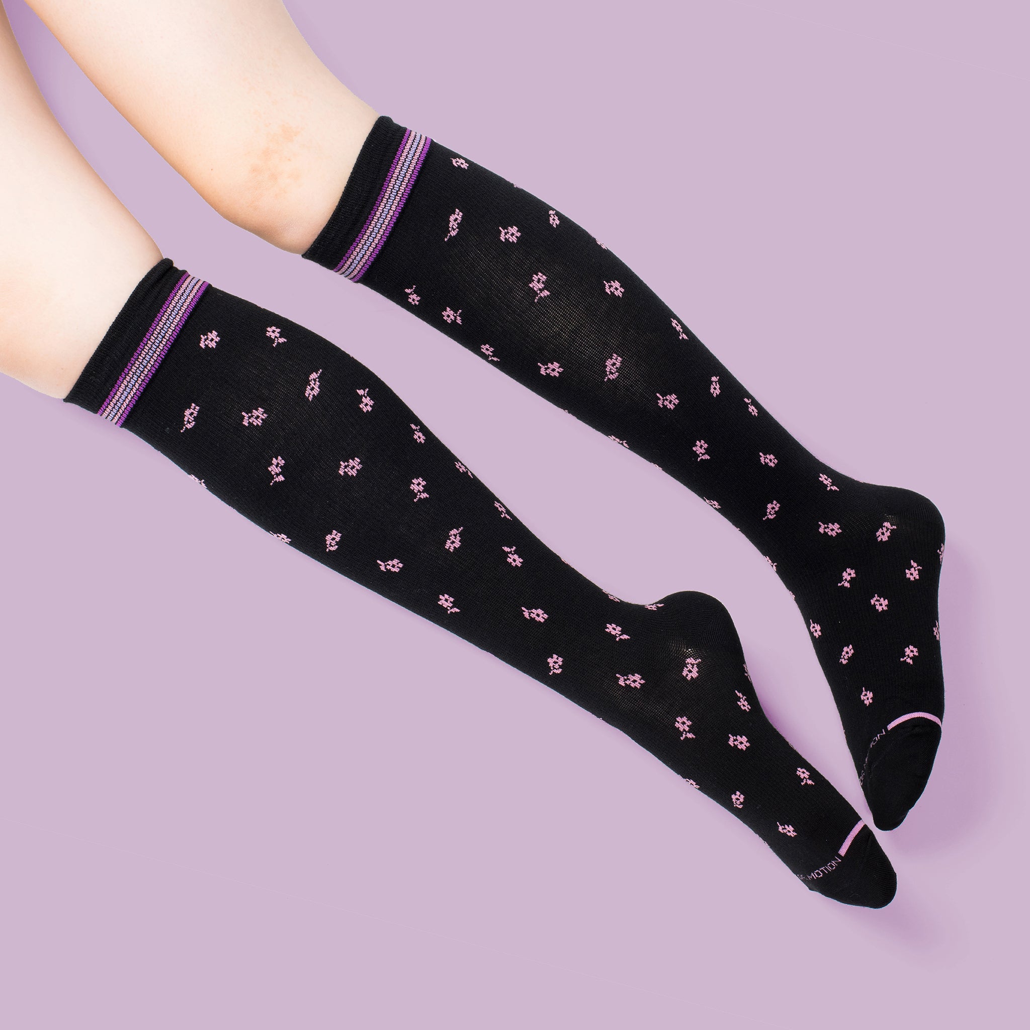 Tonal Ditsy Daisy | Knee-High Compression Socks For Women